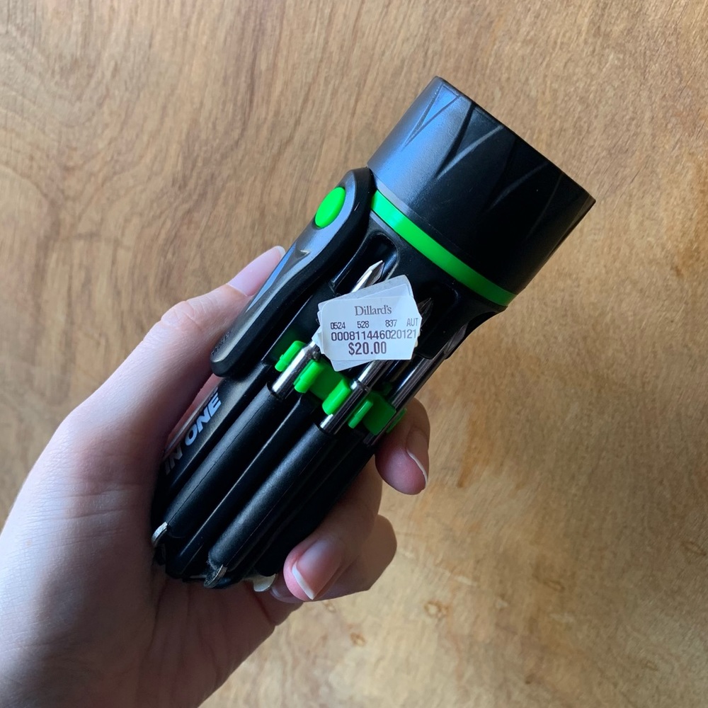 Multi-Function Flashlight Tool! - Picture 3 of 7